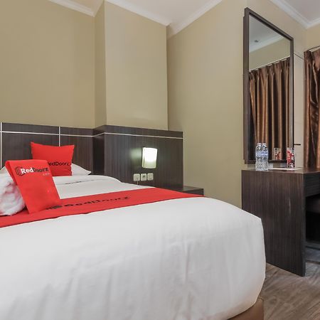 ג'קרטה Reddoorz Plus @ Thamrin מראה חיצוני תמונה