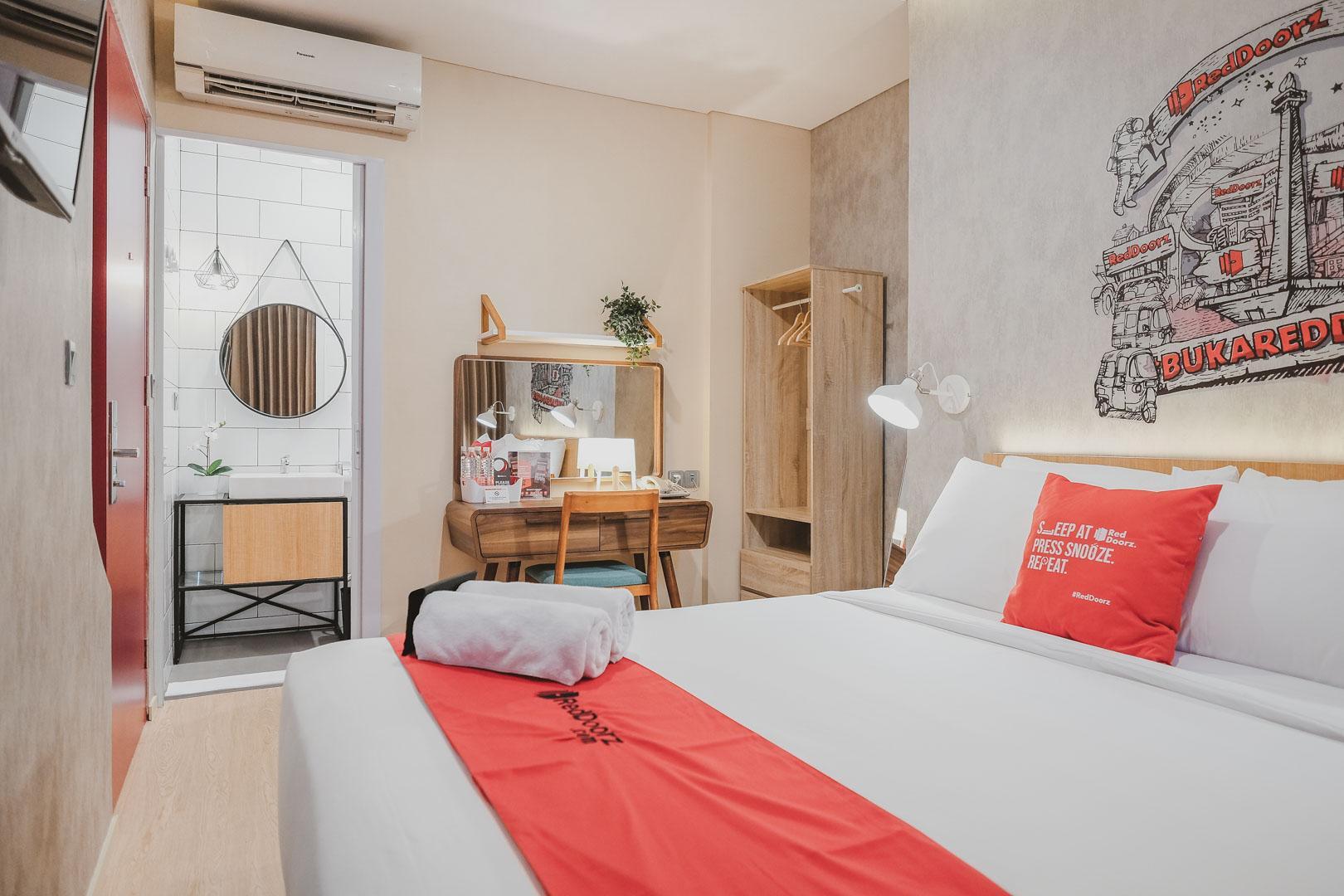 ג'קרטה Reddoorz Plus @ Thamrin מראה חיצוני תמונה