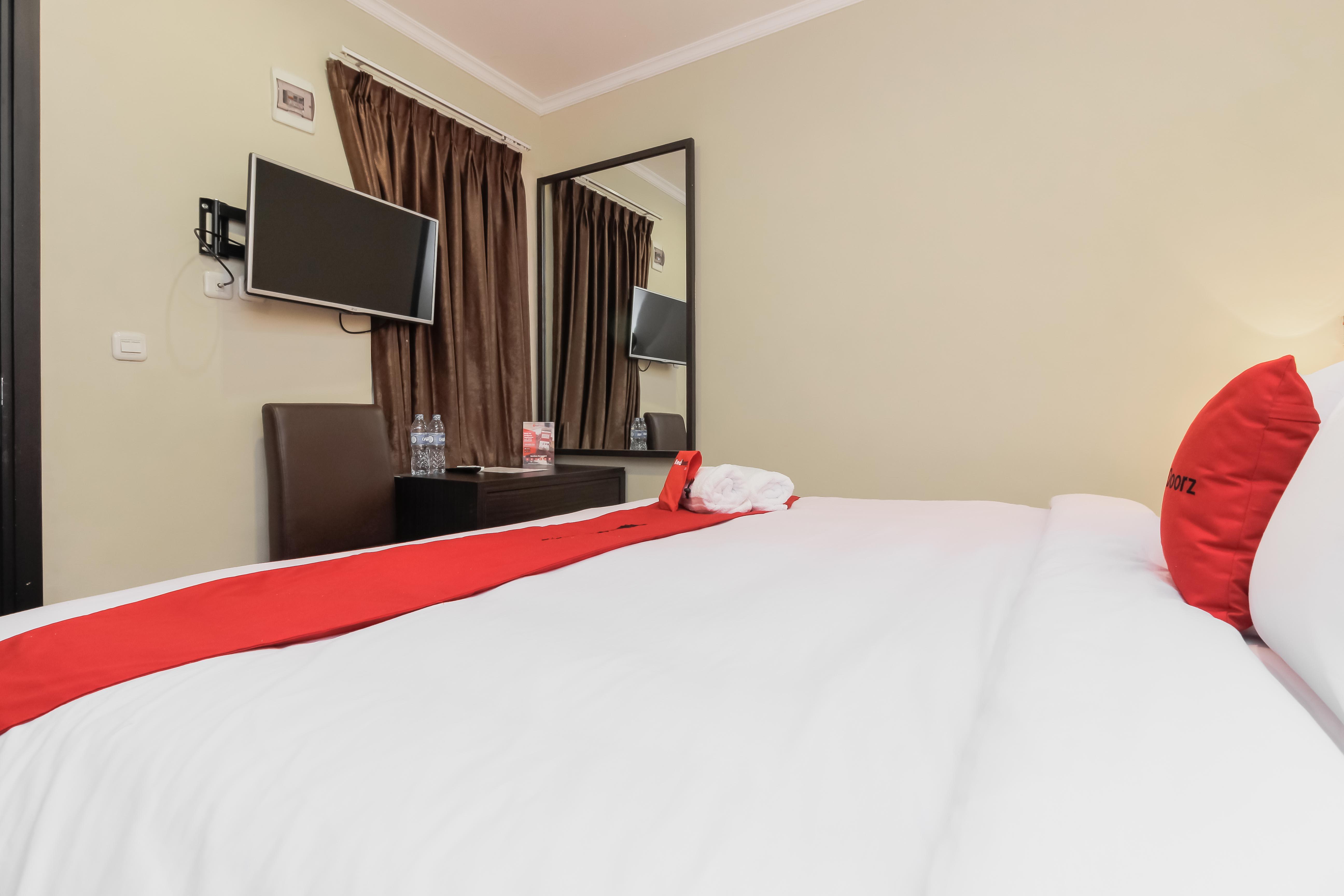ג'קרטה Reddoorz Plus @ Thamrin מראה חיצוני תמונה