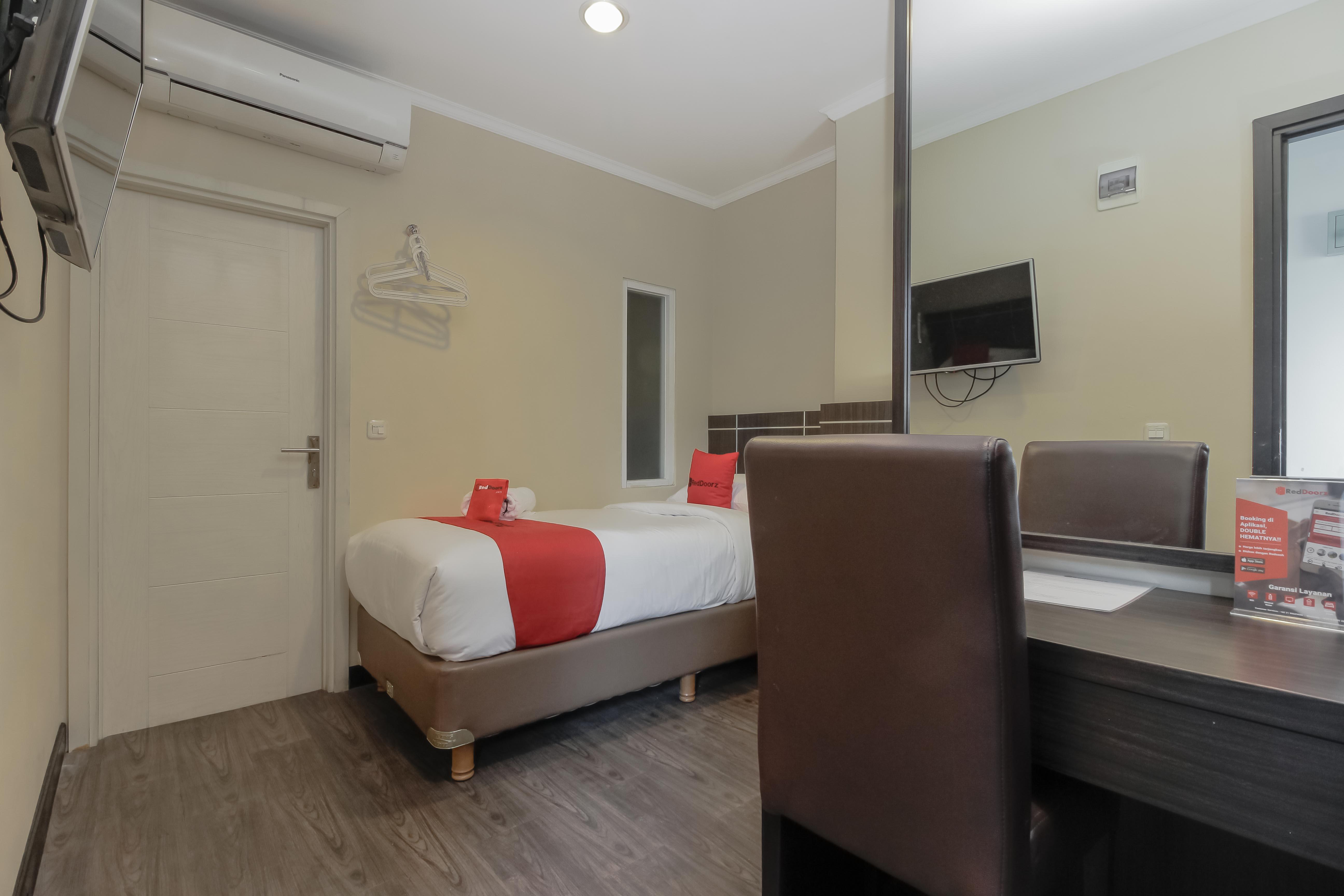ג'קרטה Reddoorz Plus @ Thamrin מראה חיצוני תמונה