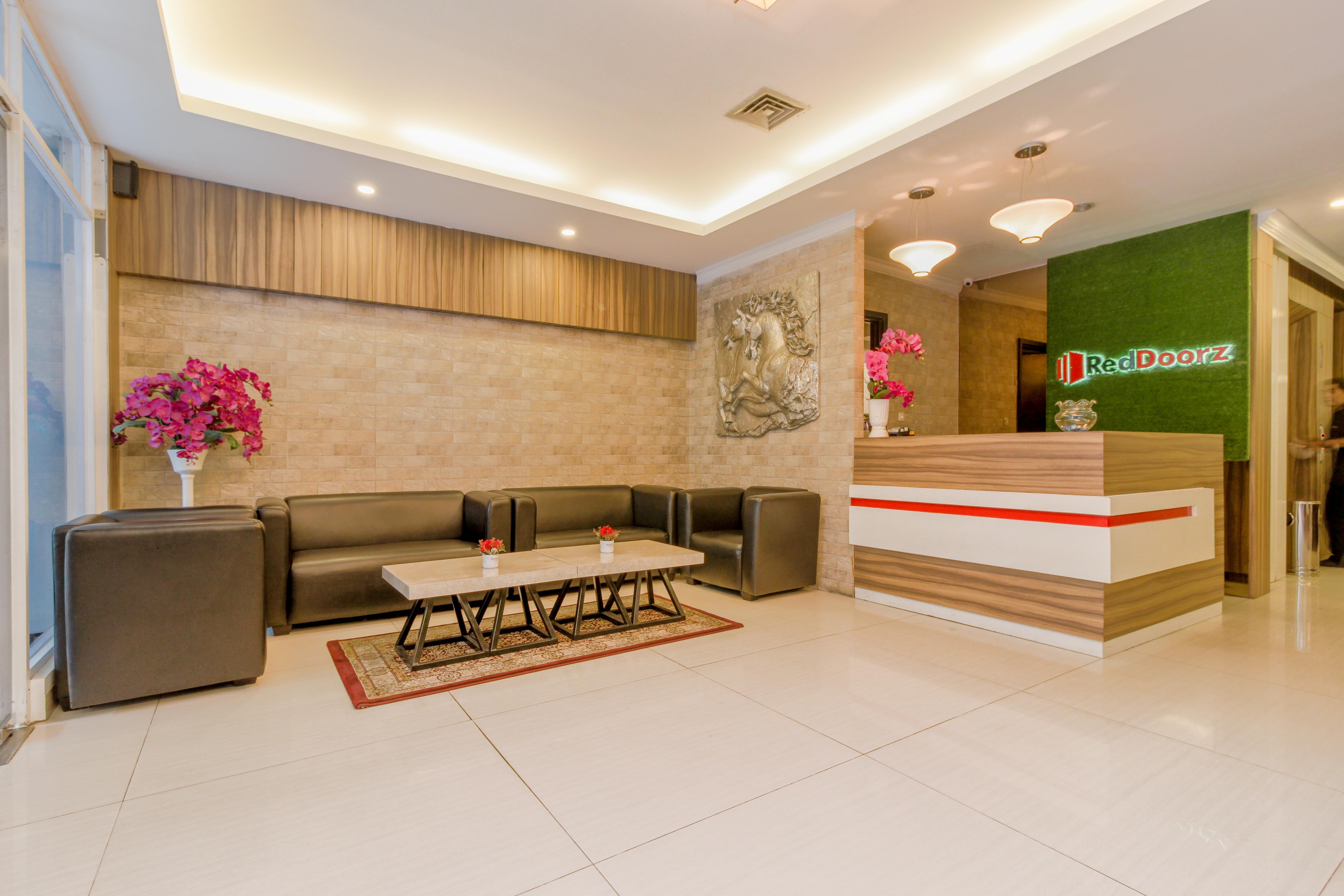 ג'קרטה Reddoorz Plus @ Thamrin מראה חיצוני תמונה
