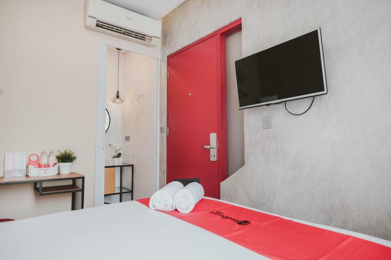ג'קרטה Reddoorz Plus @ Thamrin מראה חיצוני תמונה